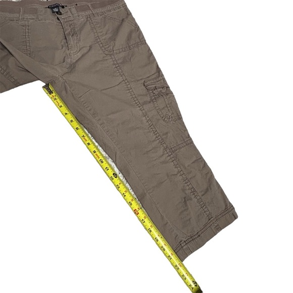 Roz & Ali Tan Cargo Capri Cropped Pants Size 14 - Picture 4 of 5